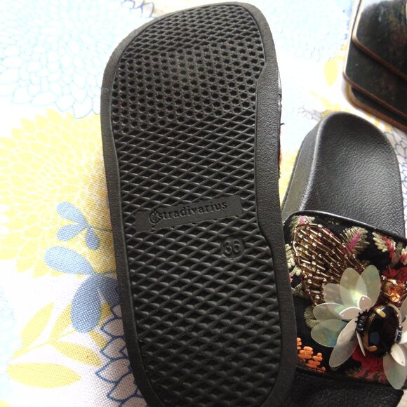 ladies jeweled sandles - Picture 3 of 3